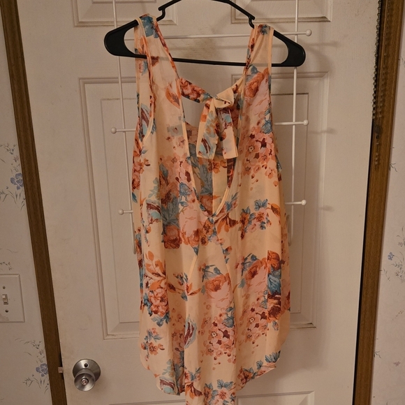 Forever 21 Peach Floral Top - Picture 9 of 15